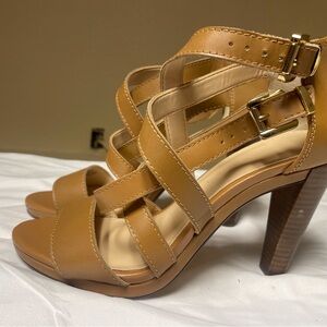 Banana Republic Women's Tan Strappy Sandals